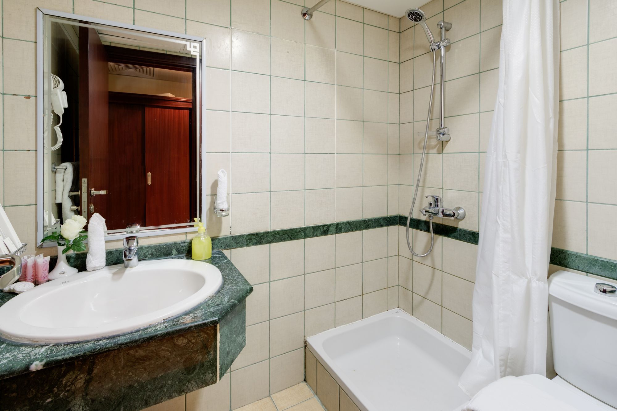 Mawaddah Altaqwa Hotel Медина Екстериор снимка