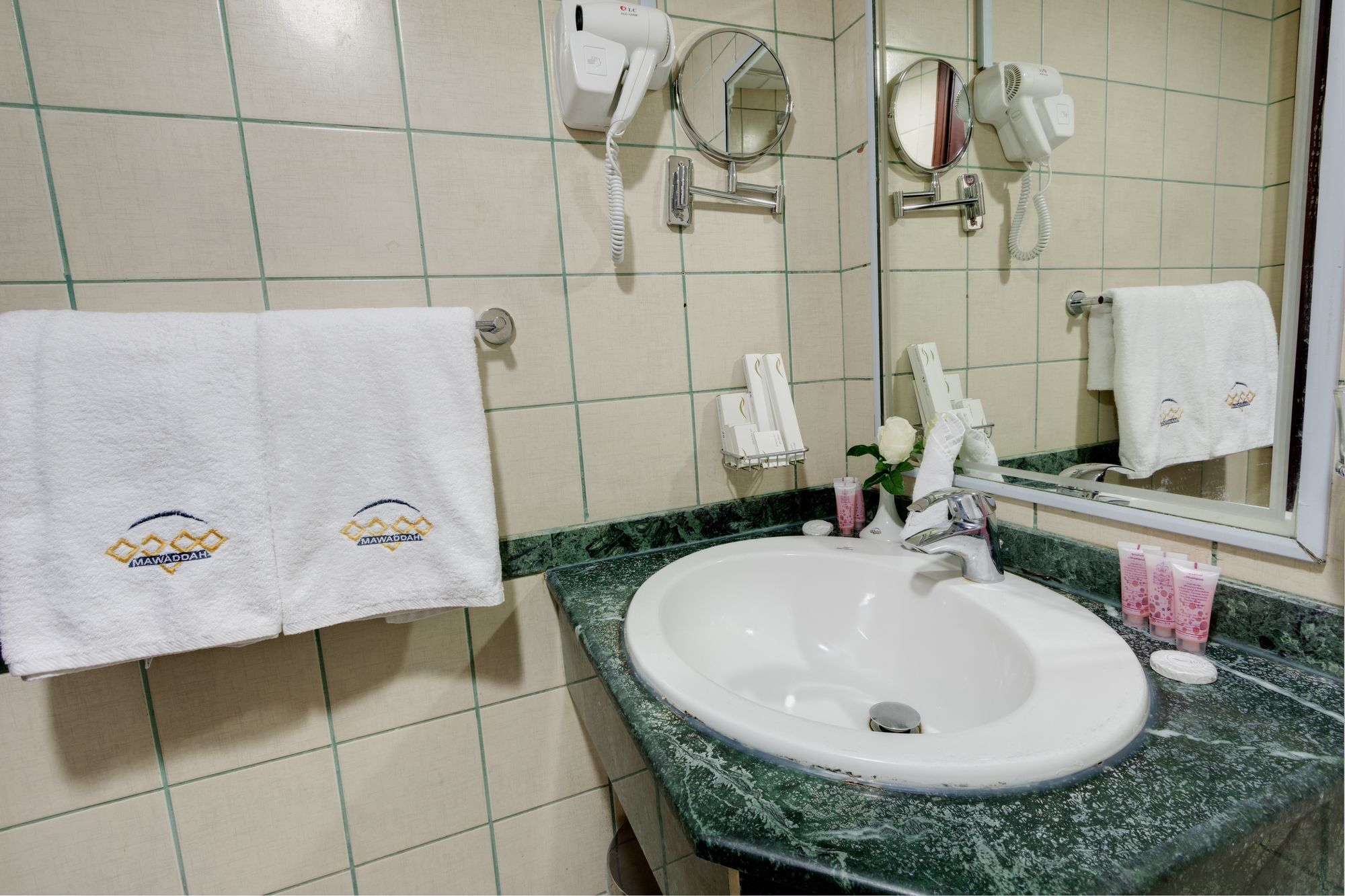 Mawaddah Altaqwa Hotel Медина Екстериор снимка
